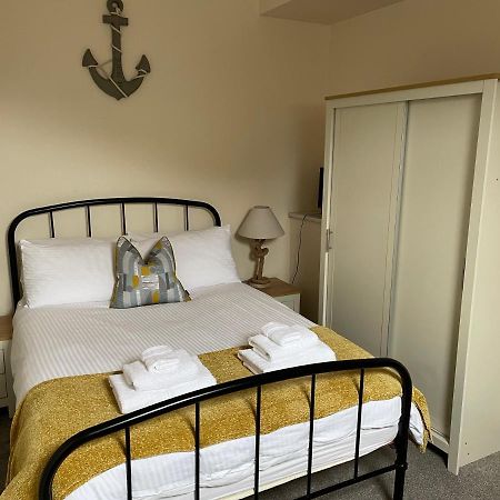 2 Bedroom Flat In Stornoway Town Centre Extérieur photo