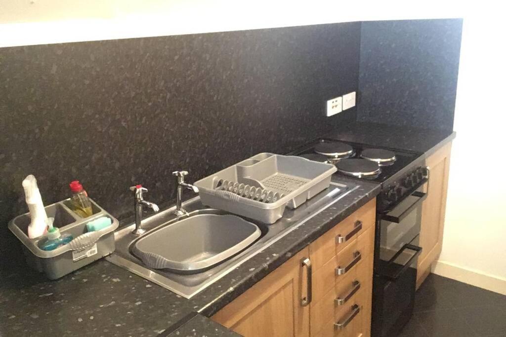 2 Bedroom Flat In Stornoway Town Centre Extérieur photo