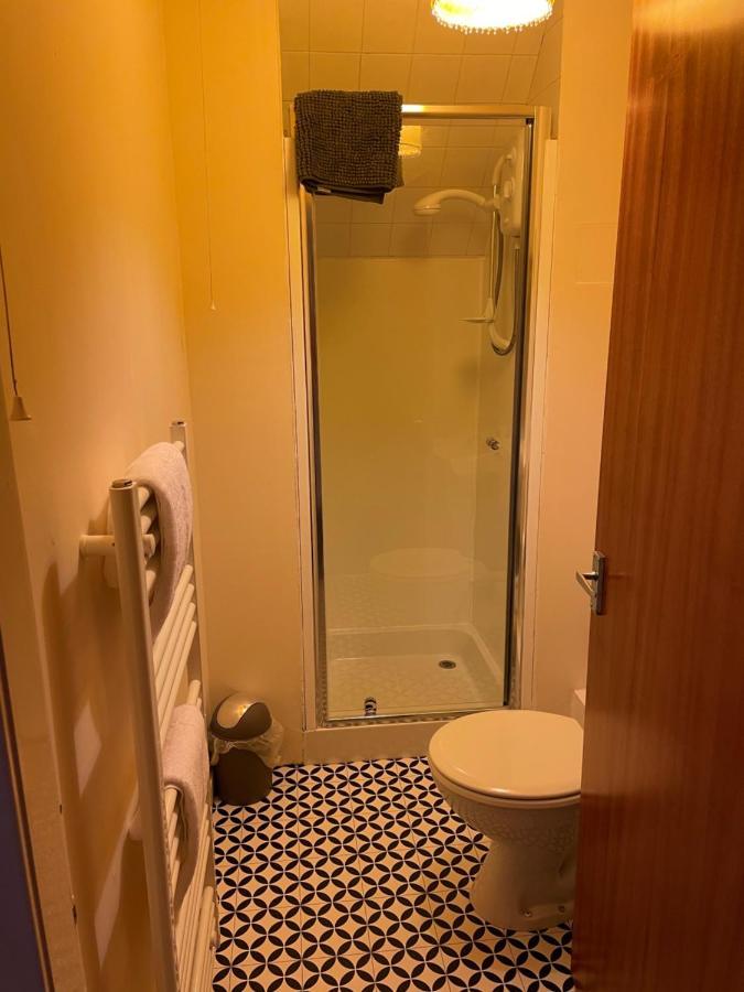2 Bedroom Flat In Stornoway Town Centre Extérieur photo