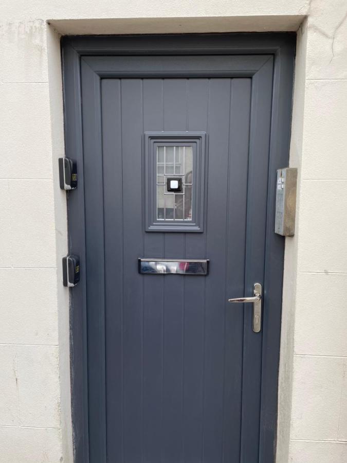 2 Bedroom Flat In Stornoway Town Centre Extérieur photo