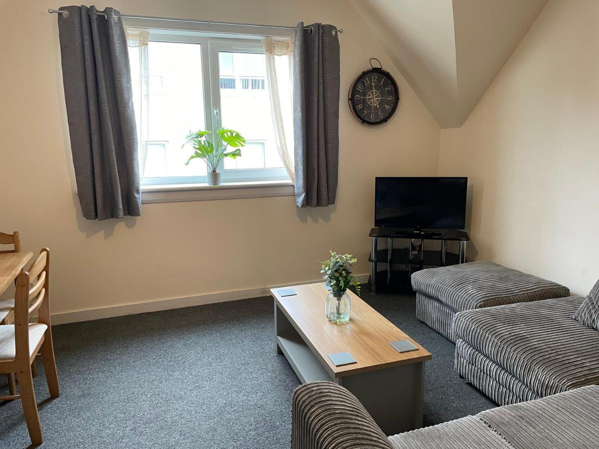 2 Bedroom Flat In Stornoway Town Centre Extérieur photo